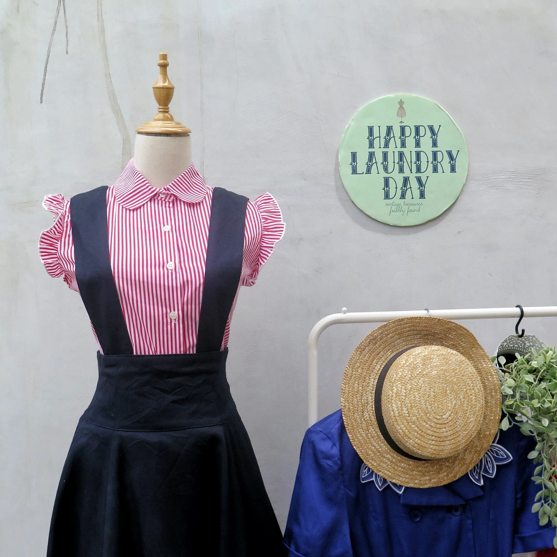 Preppy Heppy | Vintage 1960s 1970s Deep navy blue Pinafore skirt Dress with Removable straps